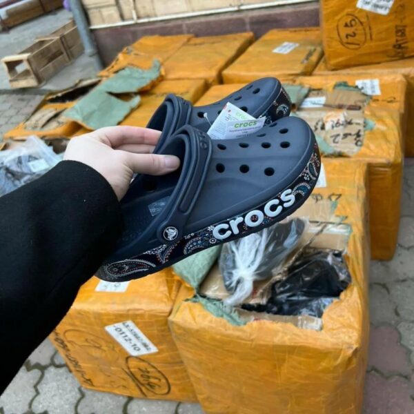 CROCS FOOTWEAR PALLET LOT