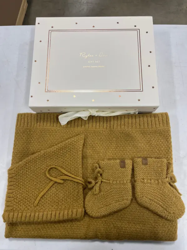 Knit Baby Gift Set Retail