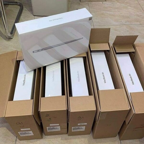 MacBook Air 13.6″ (M2/8GB/256GB)