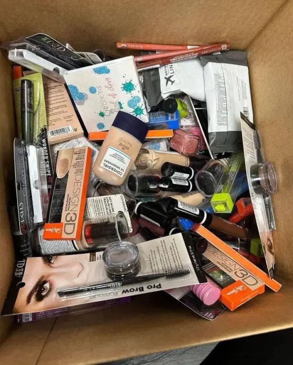 Wholesale Mixed Cosmetic Pallet – 800 to 1000 Assorted Beauty Items