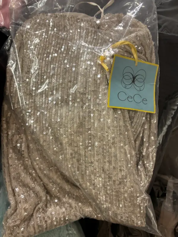 Wholesale Premium Like-New Apparel Pallet – 350 Pieces High-Value Clothing for Resellers