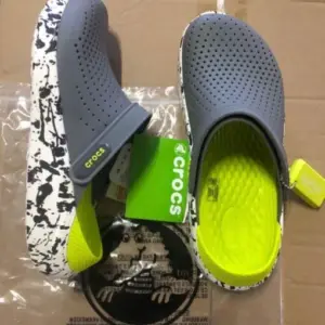 Crocs clearance pallets wholesale deals