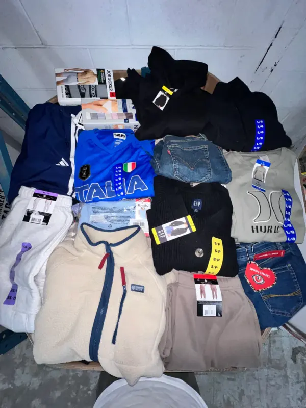 Brand Name Clothing #28 – 300pcs