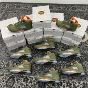 wholesale sneaker pallets truckload
